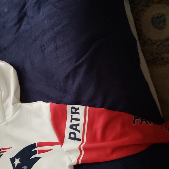 New England Patriots zip down hoodie! - Picture 3 of 3